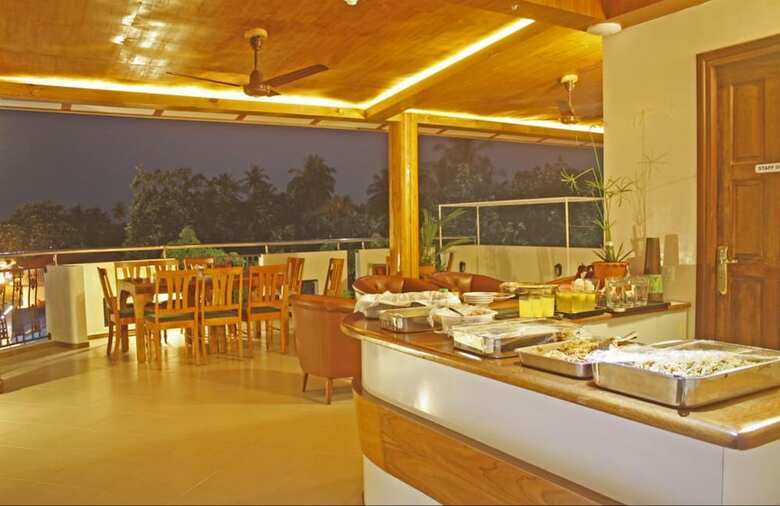 Hotel Smera Grand