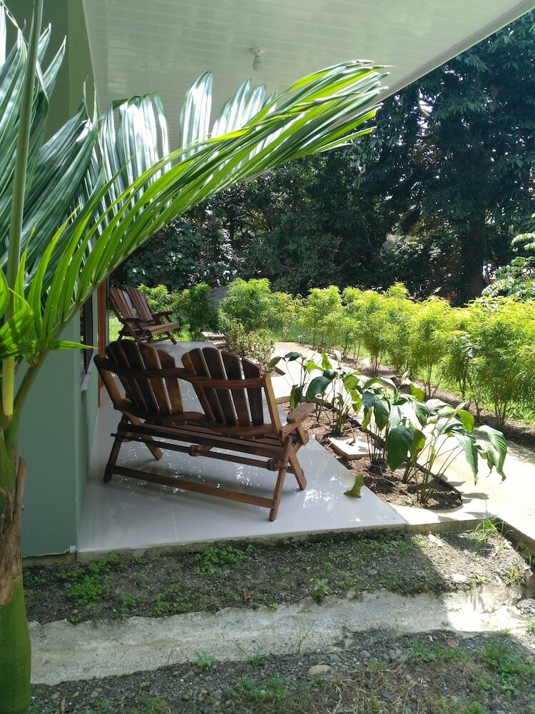 Hostal Manuel Antonio Hostel Resort