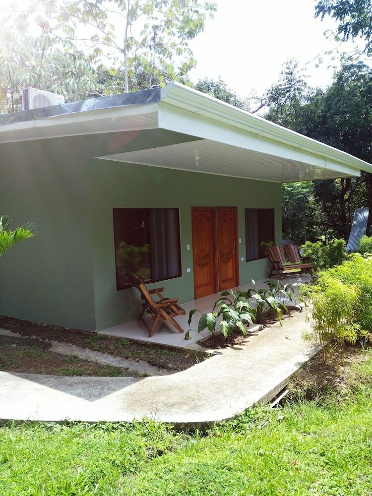 Hostal Manuel Antonio Hostel Resort