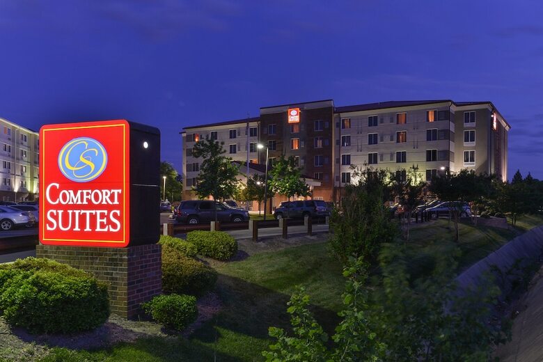 Hotel Comfort Suites At Virginia Center Commons