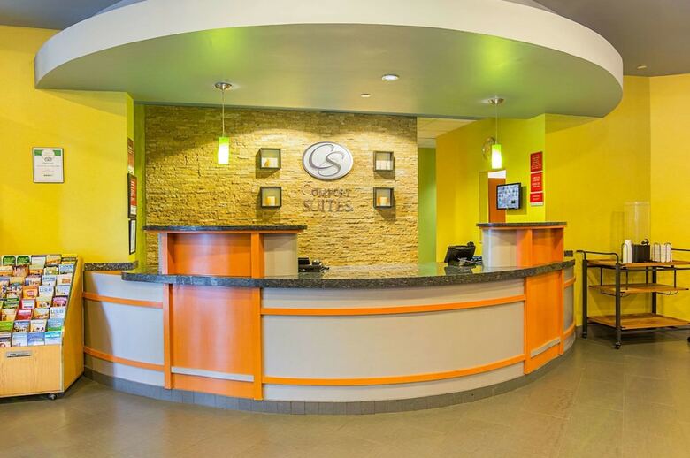 Hotel Comfort Suites At Virginia Center Commons