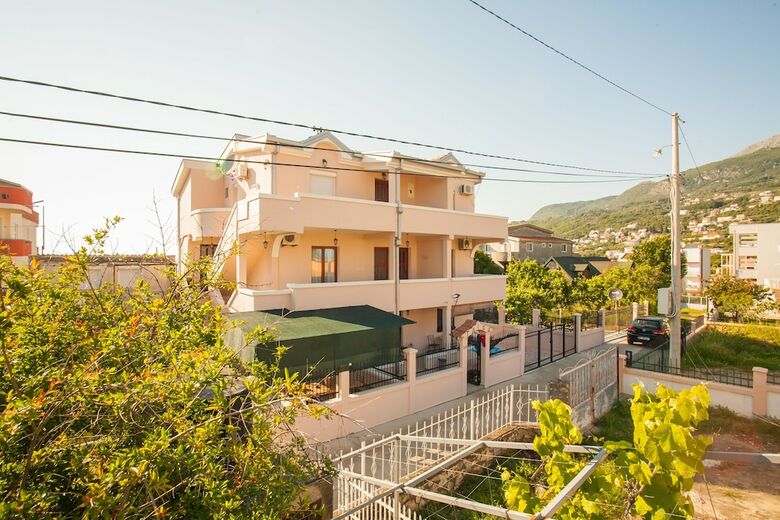 Apartments Taida