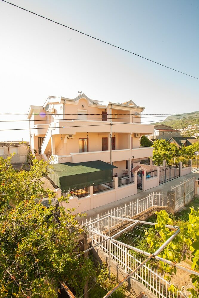 Apartments Taida