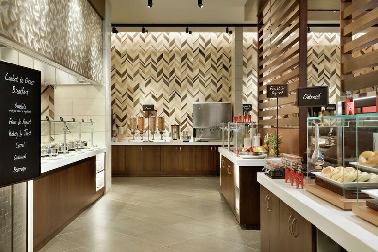 Hotel Embassy Suites By Hilton Syracuse Destiny Usa