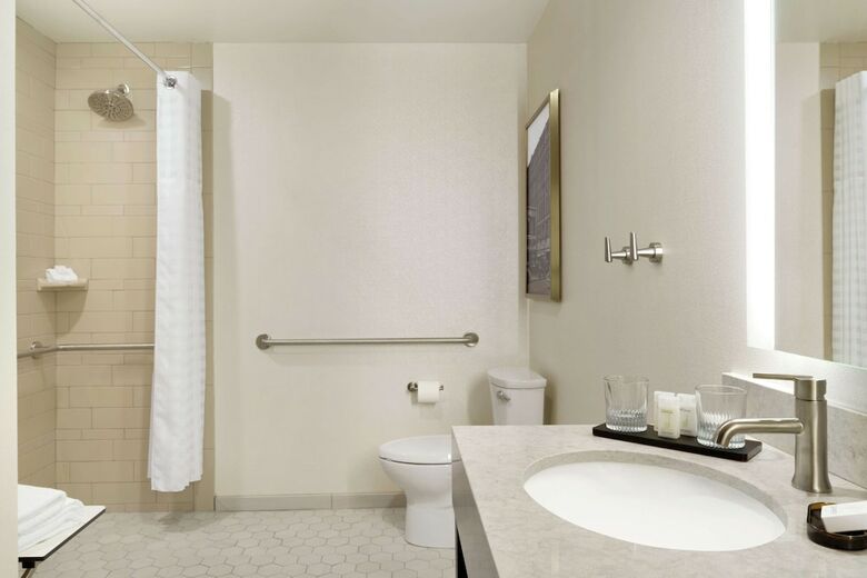 Hotel Embassy Suites By Hilton Syracuse Destiny Usa