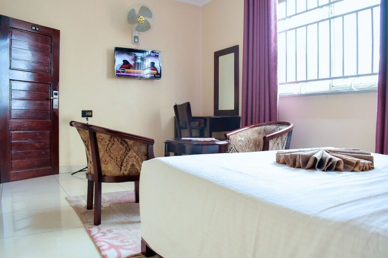 Diamonds Hotel