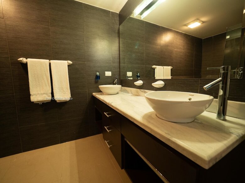 Condominio Diamante Del Sol By Crhr