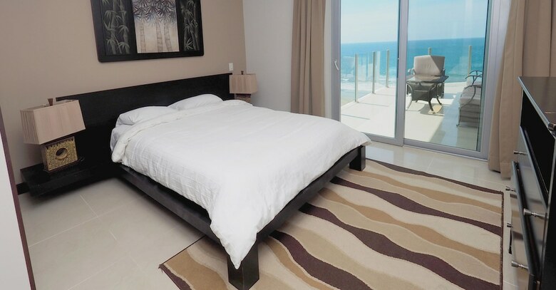 Condominio Diamante Del Sol By Crhr