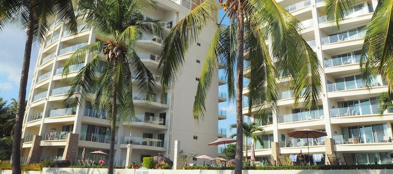 Condominio Diamante Del Sol By Crhr