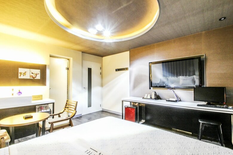 Le Idea Hotel