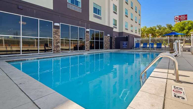 Hotel Best Western Plus Roland Inn & Suites