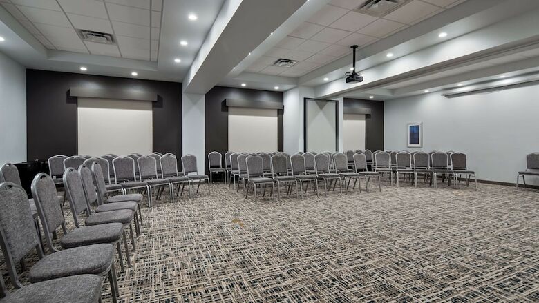 Hotel Best Western Plus Roland Inn & Suites