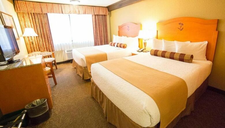 Hotel Abercorn Inn Vancouver Airport