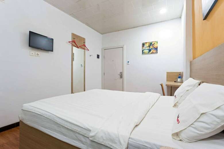 Hotel Reddoorz Near Citraland Mall