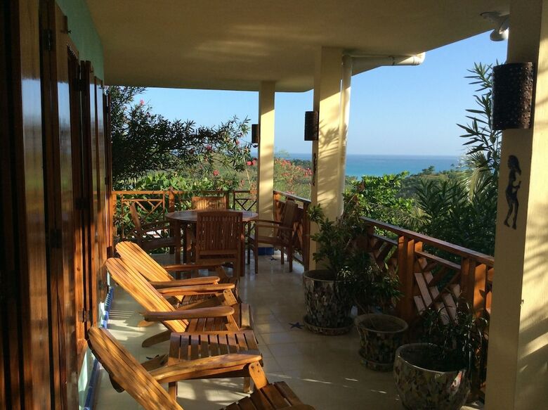 Bed & Breakfast Suites La Colline