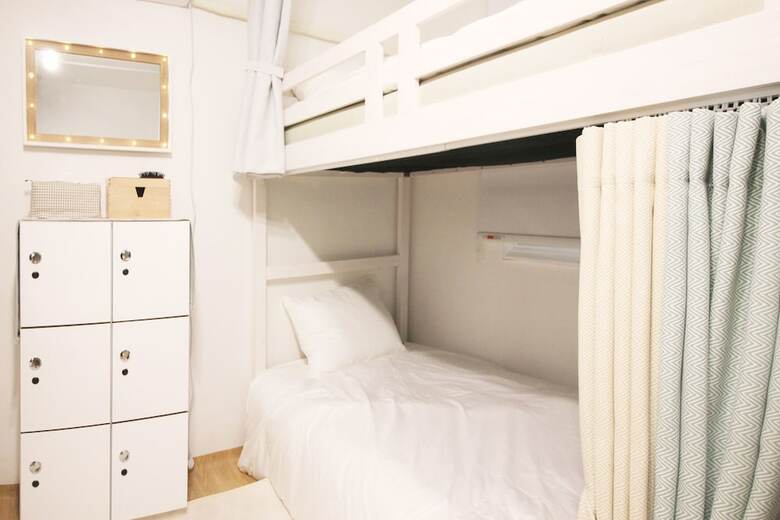 Hostal Mtt Guest House - Hostel