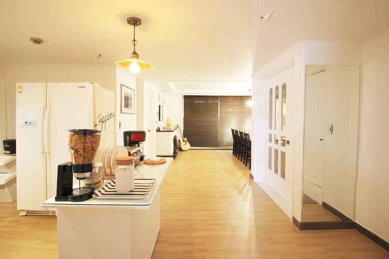 Hostal Mtt Guest House - Hostel