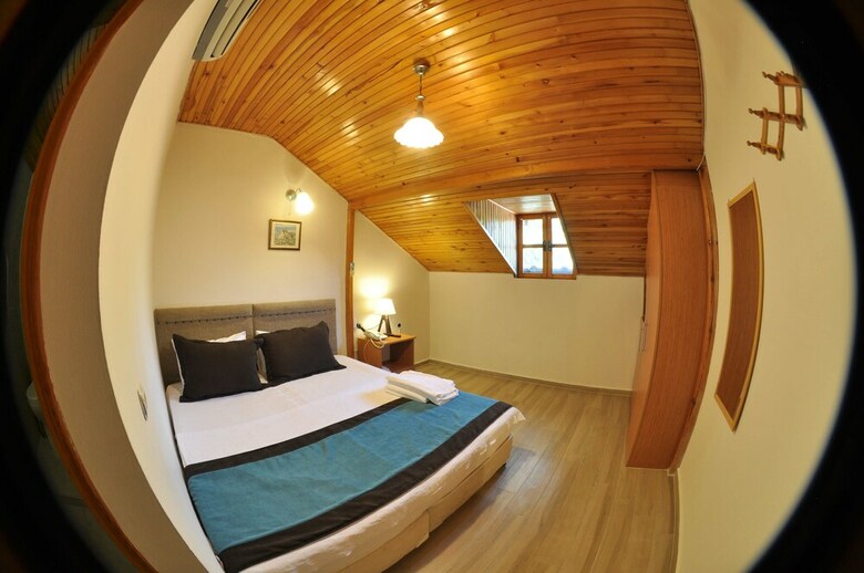 Assos Hunters Hotel