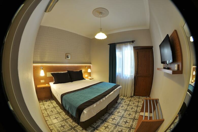 Assos Hunters Hotel