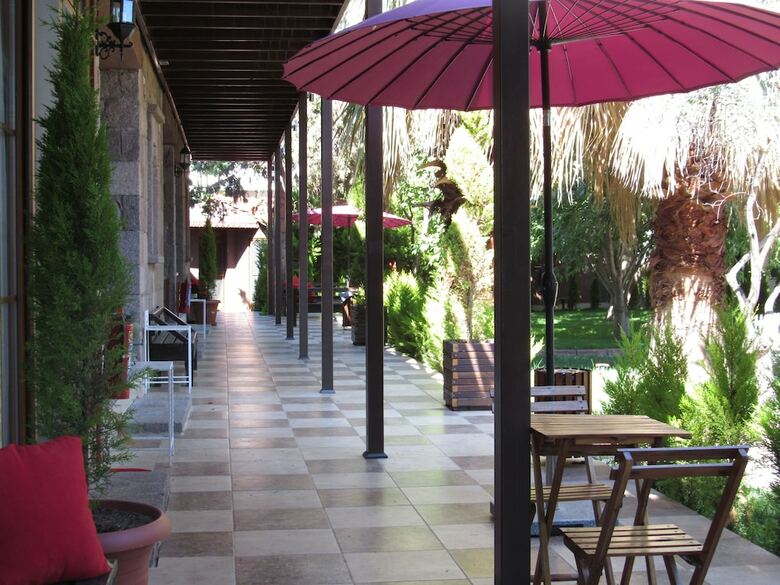 Assos Hunters Hotel