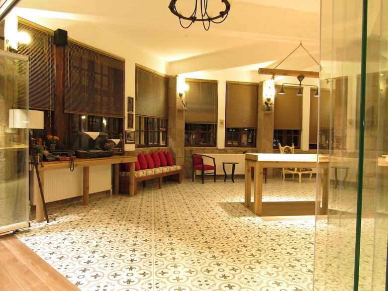Assos Hunters Hotel