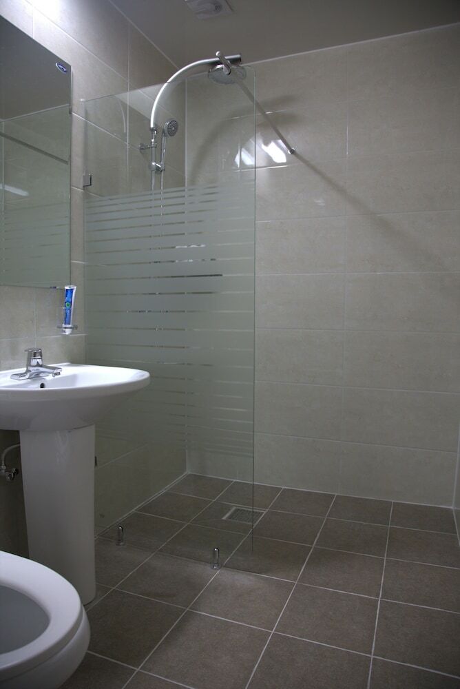 Hotel Ara & Maru Hostel