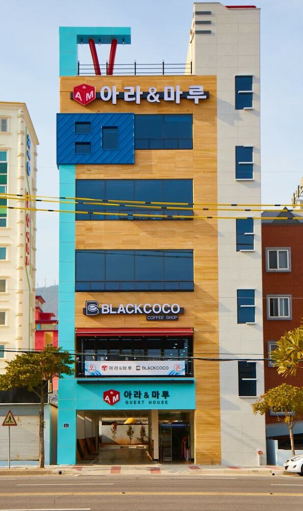 Hotel Ara & Maru Hostel