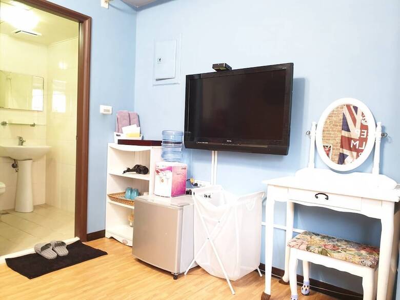 Hotel Meow Meow Hostel