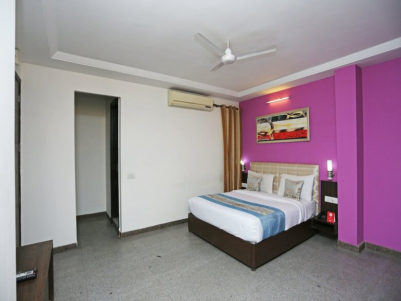 Hotel Oyo 8536 Azad Square