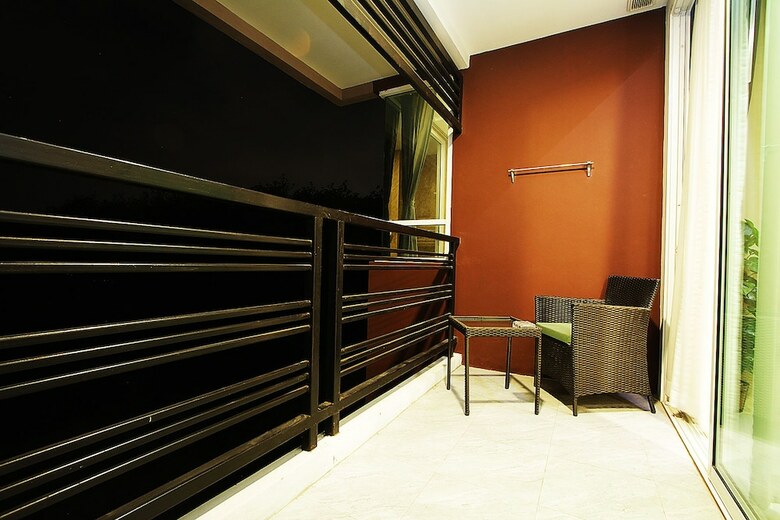 The Contrast I Hotel