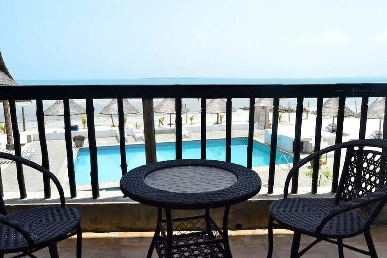 Hotel Serene Beach Resort