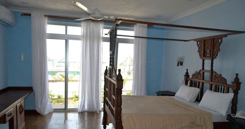 Hotel Serene Beach Resort