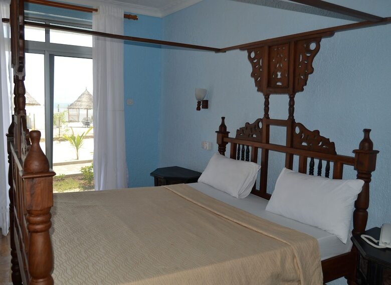 Hotel Serene Beach Resort