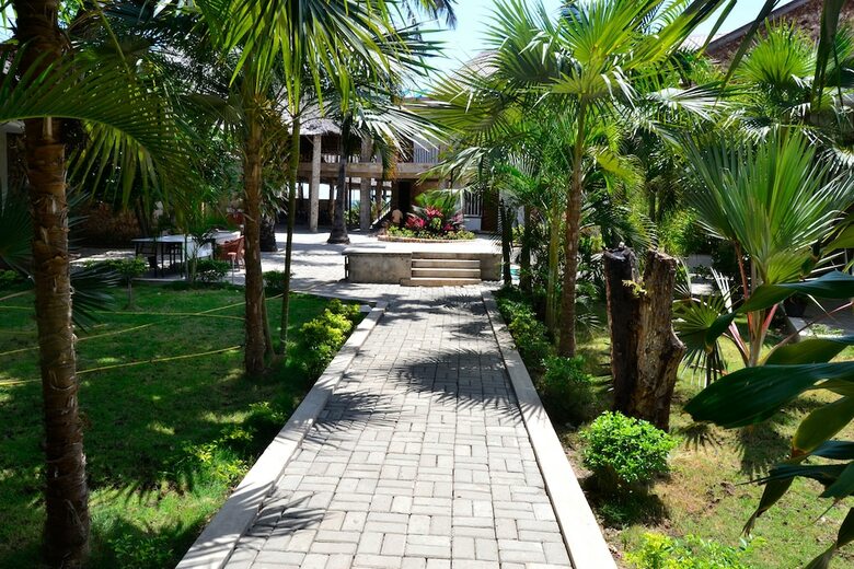 Hotel Serene Beach Resort