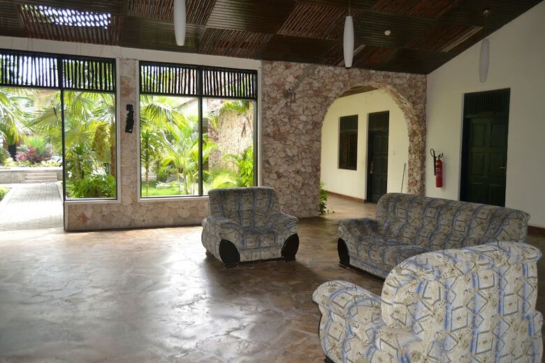 Hotel Serene Beach Resort