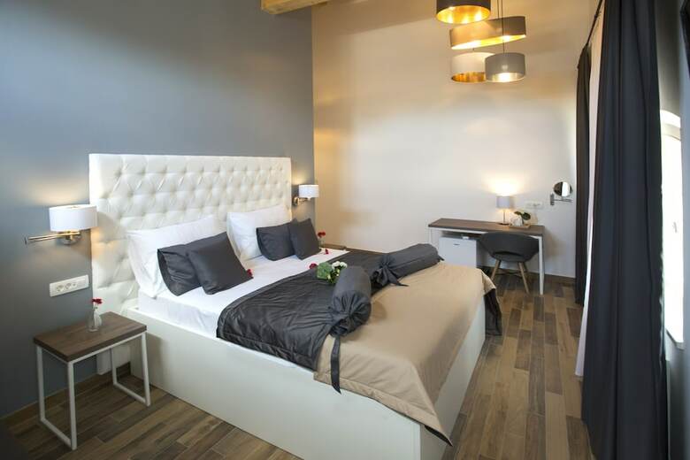 Bed & Breakfast Aspalathos Residence