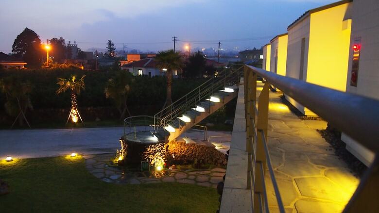 Pension Eridu Cafe N Beds