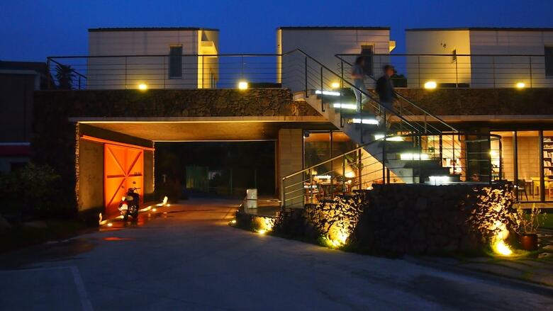 Pension Eridu Cafe N Beds