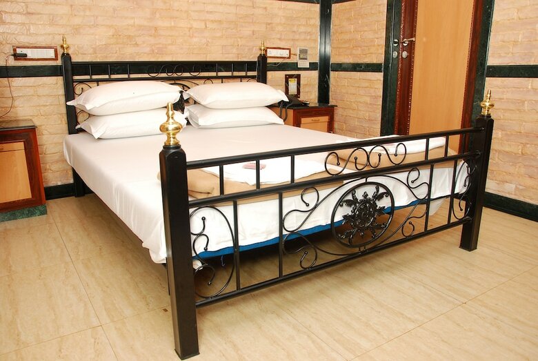 Hotel Hira