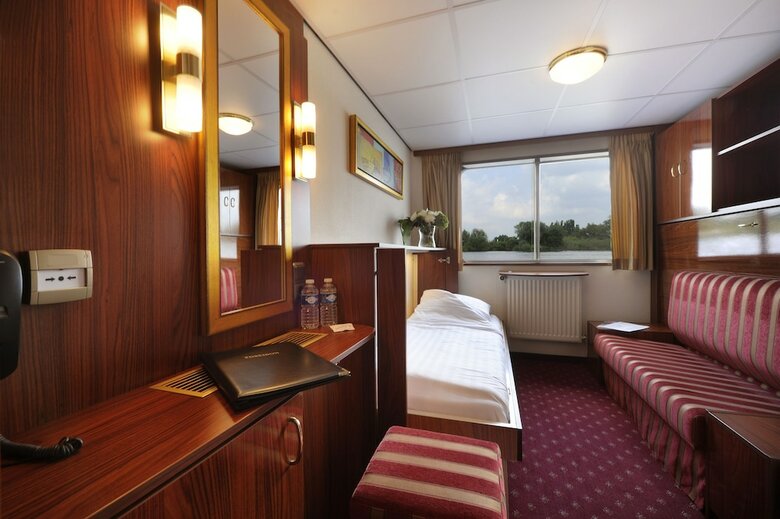 Crossgates Hotelship 3 Star - Altstadtnord - K�ln