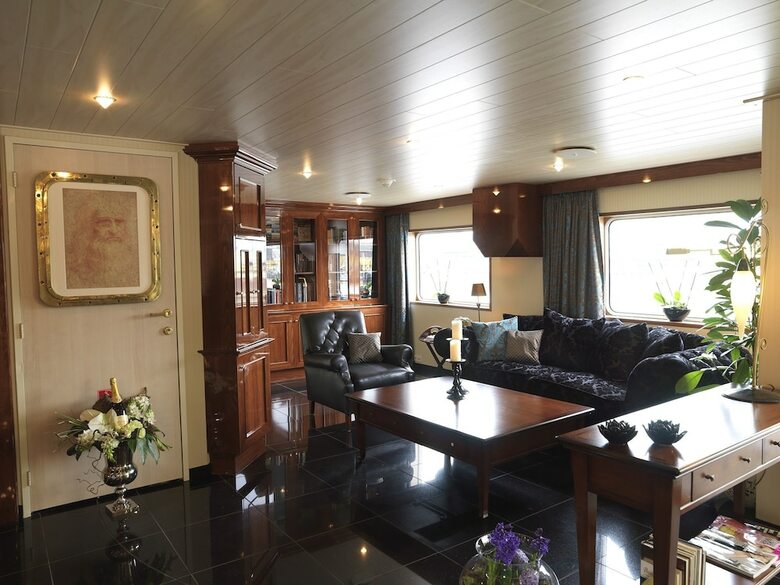 Crossgates Hotelship 3 Star - Altstadtnord - K�ln