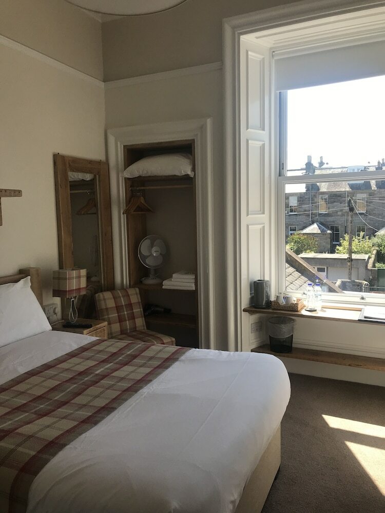 Hotel 18 Craigmillar Park Guest House