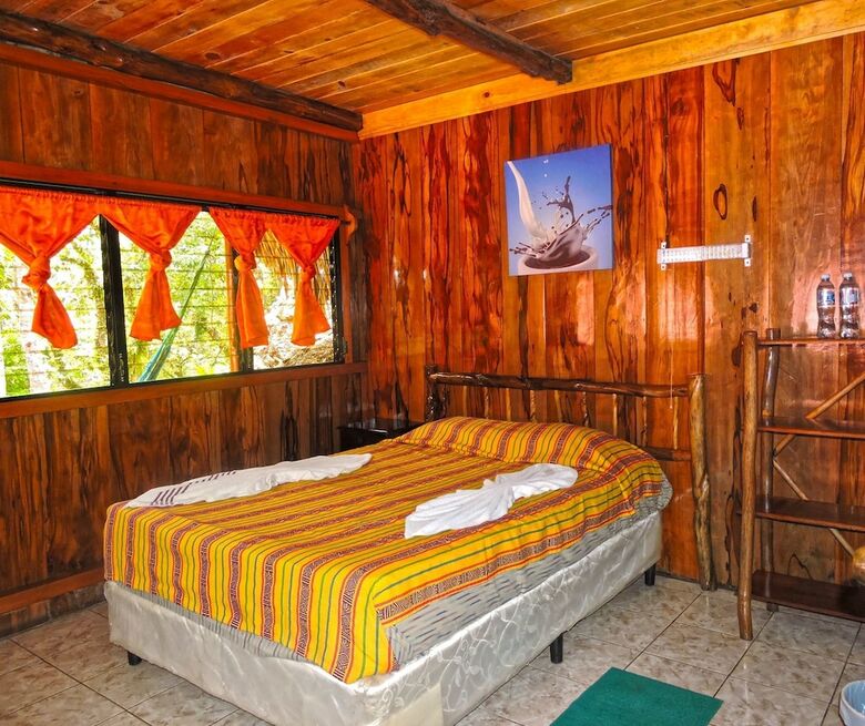Hostal Portal De Champey