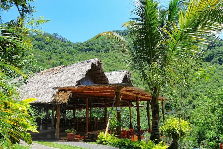 Hostal Portal De Champey