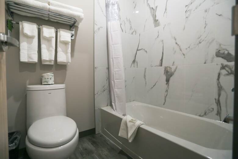 Hotel Days Inn By Wyndham Calgary North Balzac