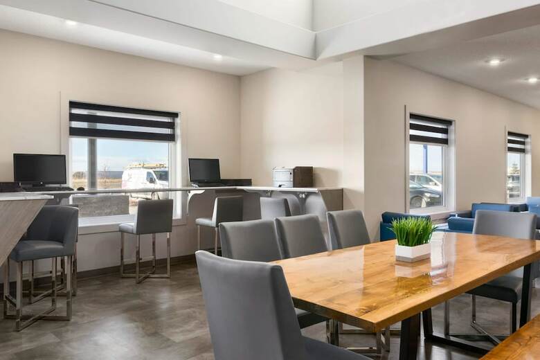 Hotel Days Inn By Wyndham Calgary North Balzac