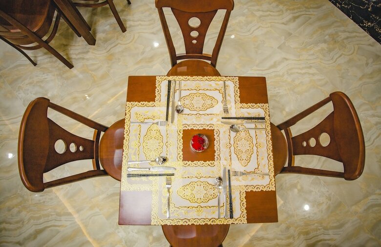 Pariat Hotel