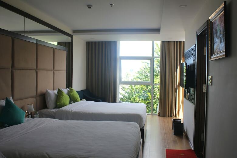 Pariat Hotel
