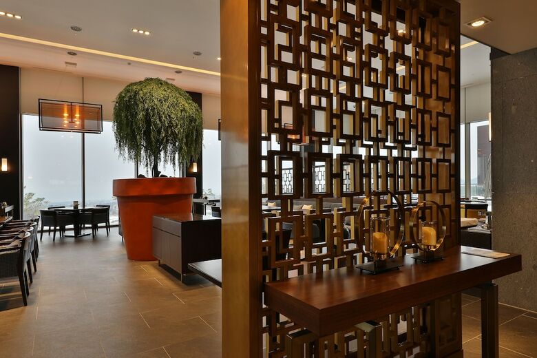Camphortree Hotel & Resort