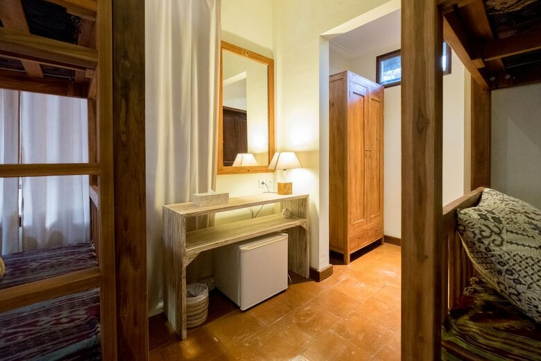 Hotel Easy Surf Camp